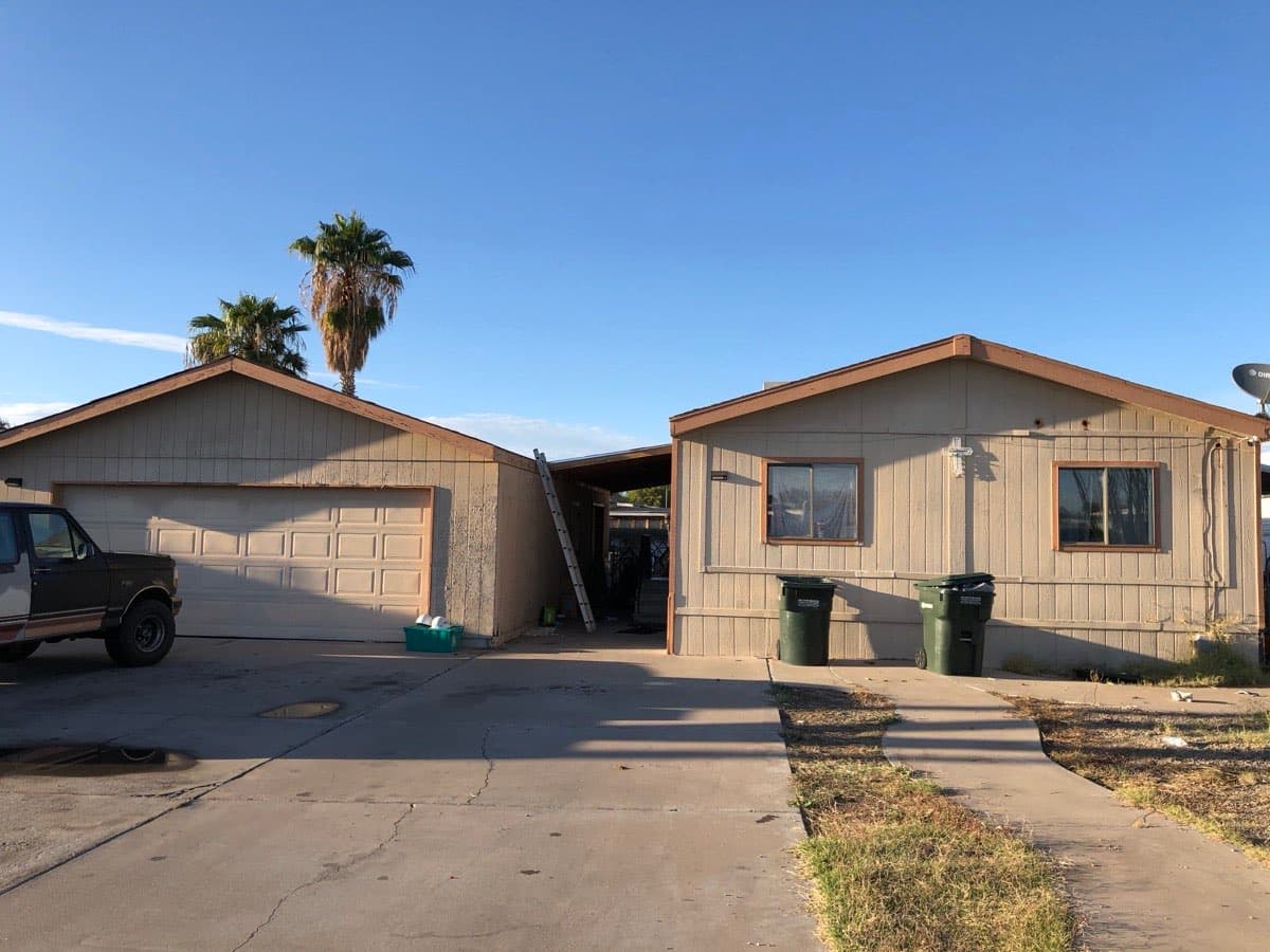 Double-wide manufactured home in Glendale, AZ 85308 that We Buy Mobile Homes Arizona purchased from Kenneth for cash, as-is