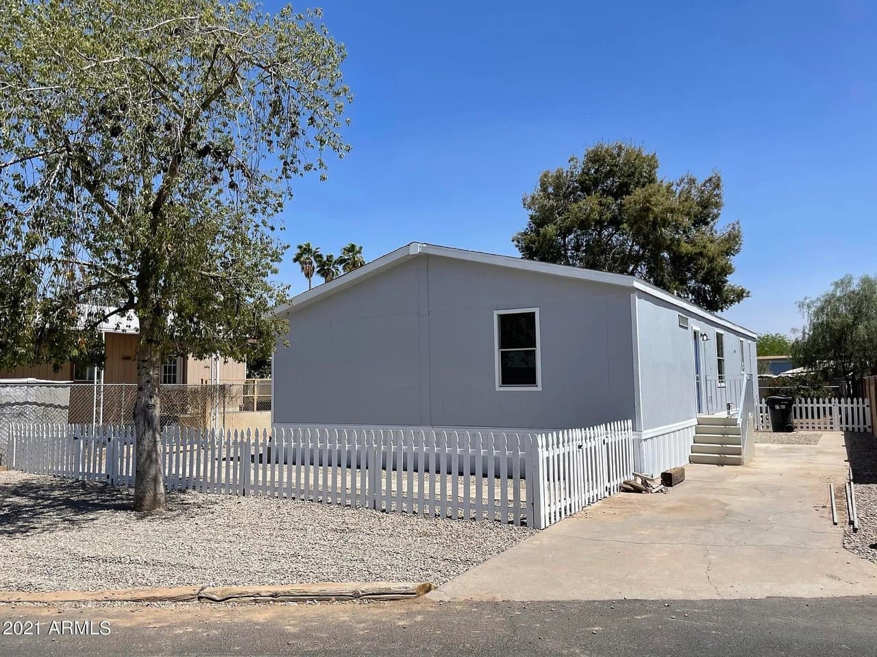 The same Scottsdale, AZ 85257 manufactured home after We Buy Mobile Homes Arizona renovated it