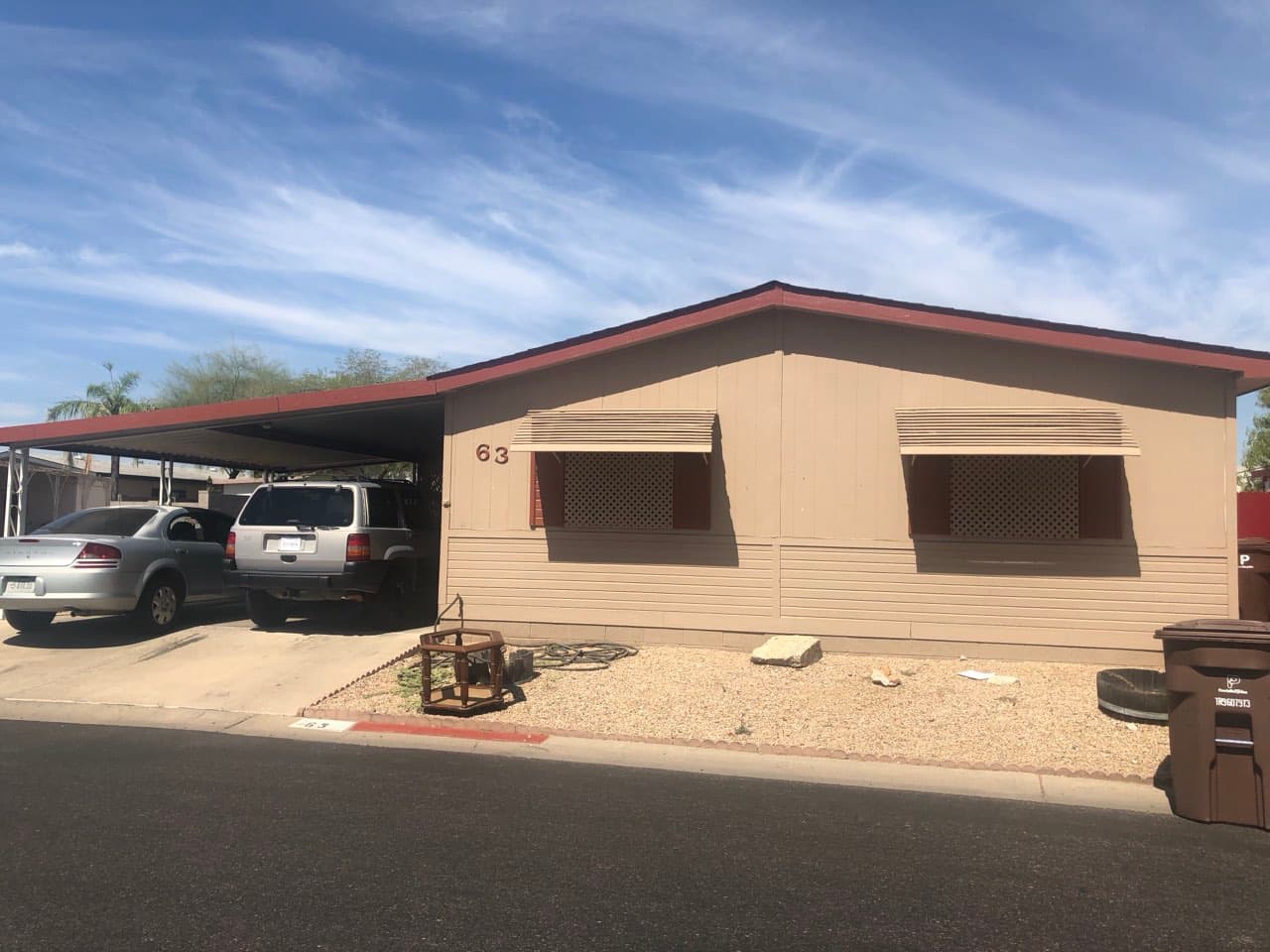 Vacant manufactured home in Peoria, AZ that We Buy Mobile Homes Arizona purchased as-is for cash